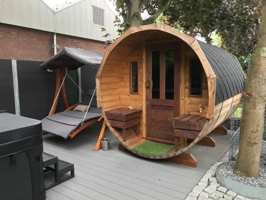 Voormalig Politiebureau Gebruik Welnesstuin Tegen Betaling Bed and Breakfast Ouddorp Esterno foto