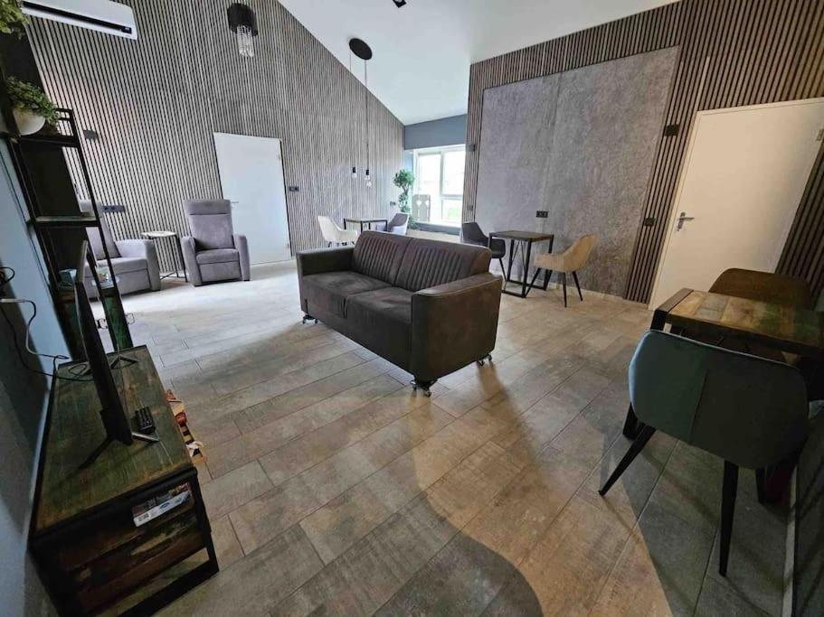 Voormalig Politiebureau Gebruik Welnesstuin Tegen Betaling Bed and Breakfast Ouddorp Esterno foto