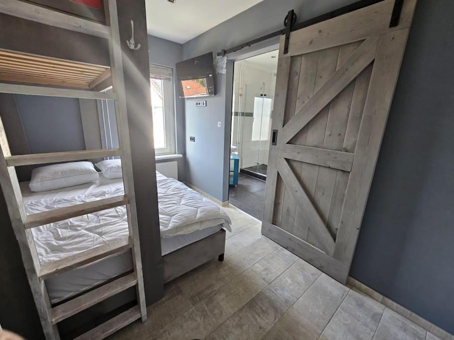 Voormalig Politiebureau Gebruik Welnesstuin Tegen Betaling Bed and Breakfast Ouddorp Esterno foto