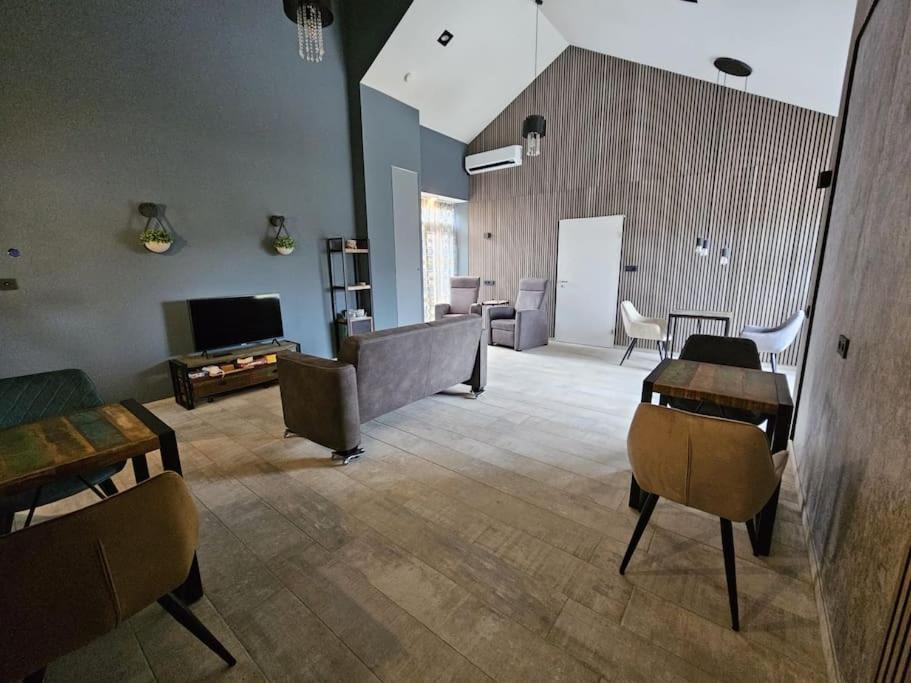 Voormalig Politiebureau Gebruik Welnesstuin Tegen Betaling Bed and Breakfast Ouddorp Esterno foto