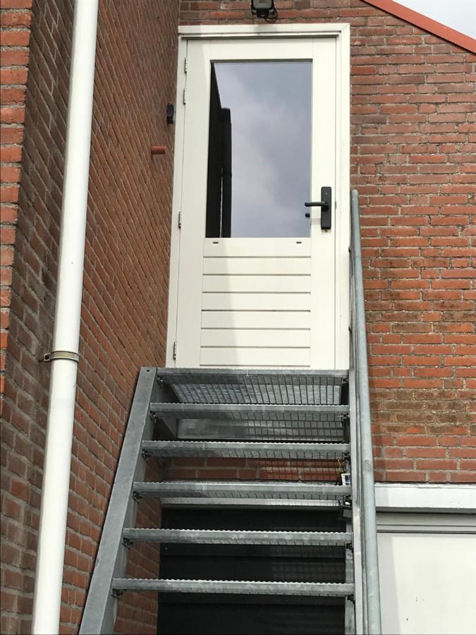 Voormalig Politiebureau Gebruik Welnesstuin Tegen Betaling Bed and Breakfast Ouddorp Esterno foto